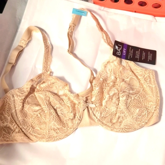 Bali Lift Off white Lace Bra Size 38C New with tags - Picture 1 of 9